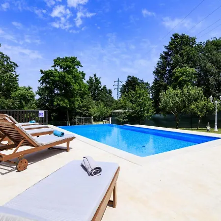 Ferlini In Istria With Private 10000 M2 Garden *