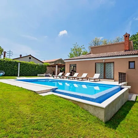 Villa Ferlini In Istria With Private 10000 M2 Garden Svetvincenat