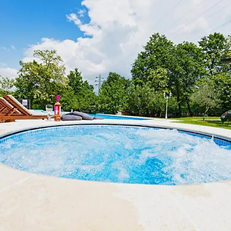 Ferlini In Istria With Private 10000 M2 Garden * Svetvincenat