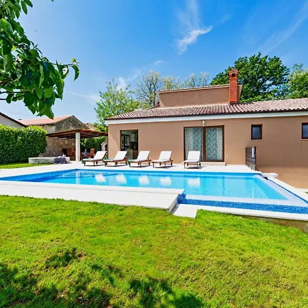 Ferlini In Istria With Private 10000 M2 Garden Villa