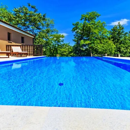 Ferlini In Istria With Private 10000 M2 Garden