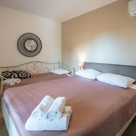 Ferlini In Istria With Private 10000 M2 Garden, Wellness & Family Activities On Plot Vila *