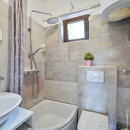 Ferlini In Istria With Private 10000 M2 Garden, Wellness & Family Activities On Plot Vila Svetvincenat